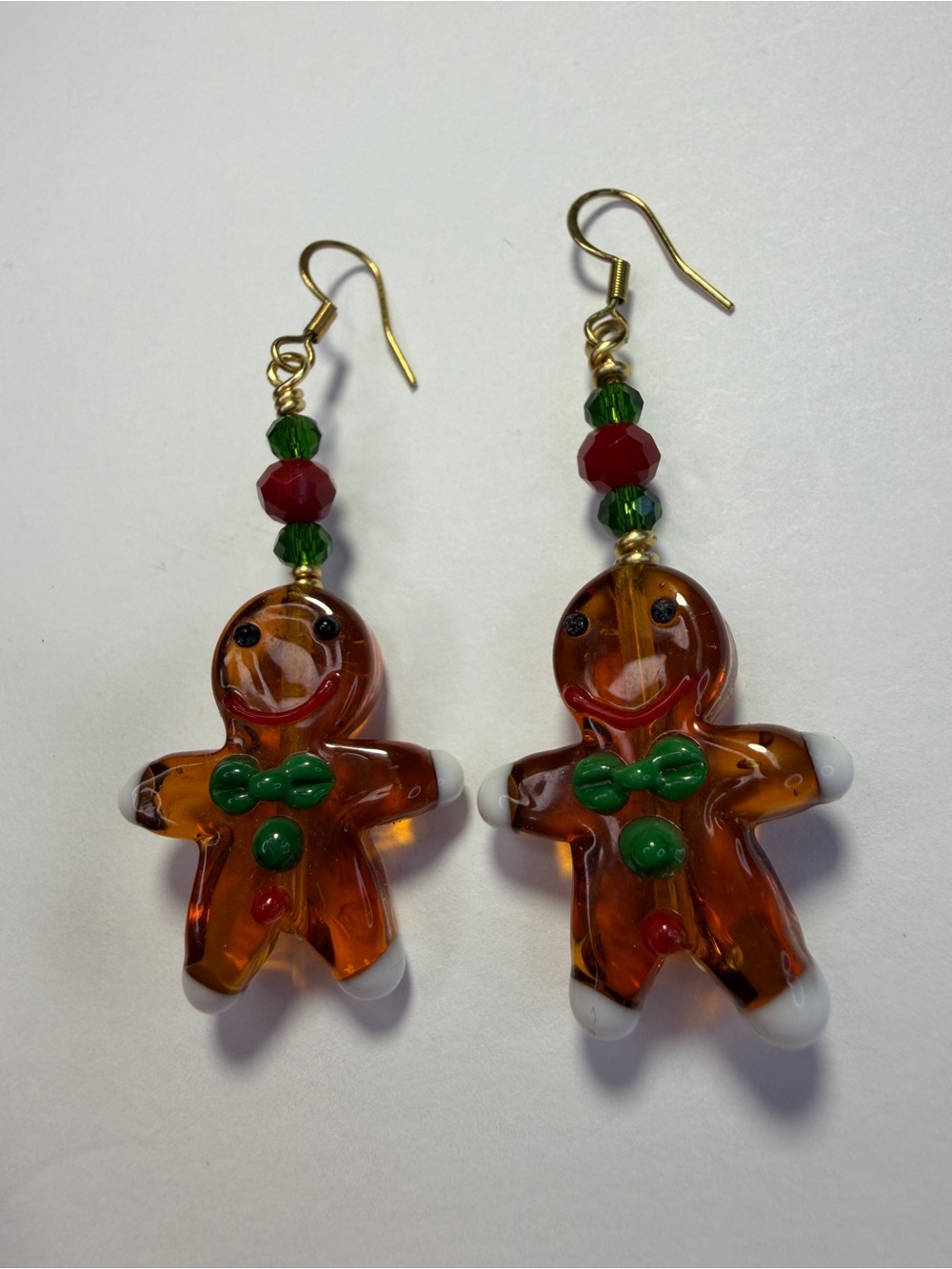 Christmas Gingerbread Man Dangle Earrings – Glass Beads Gold Tone
